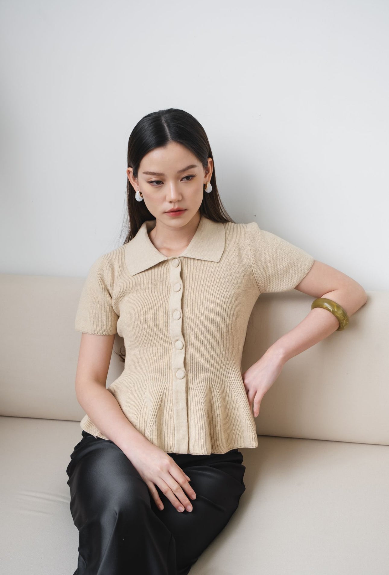 Zuri Polo Peplum Top | Cream