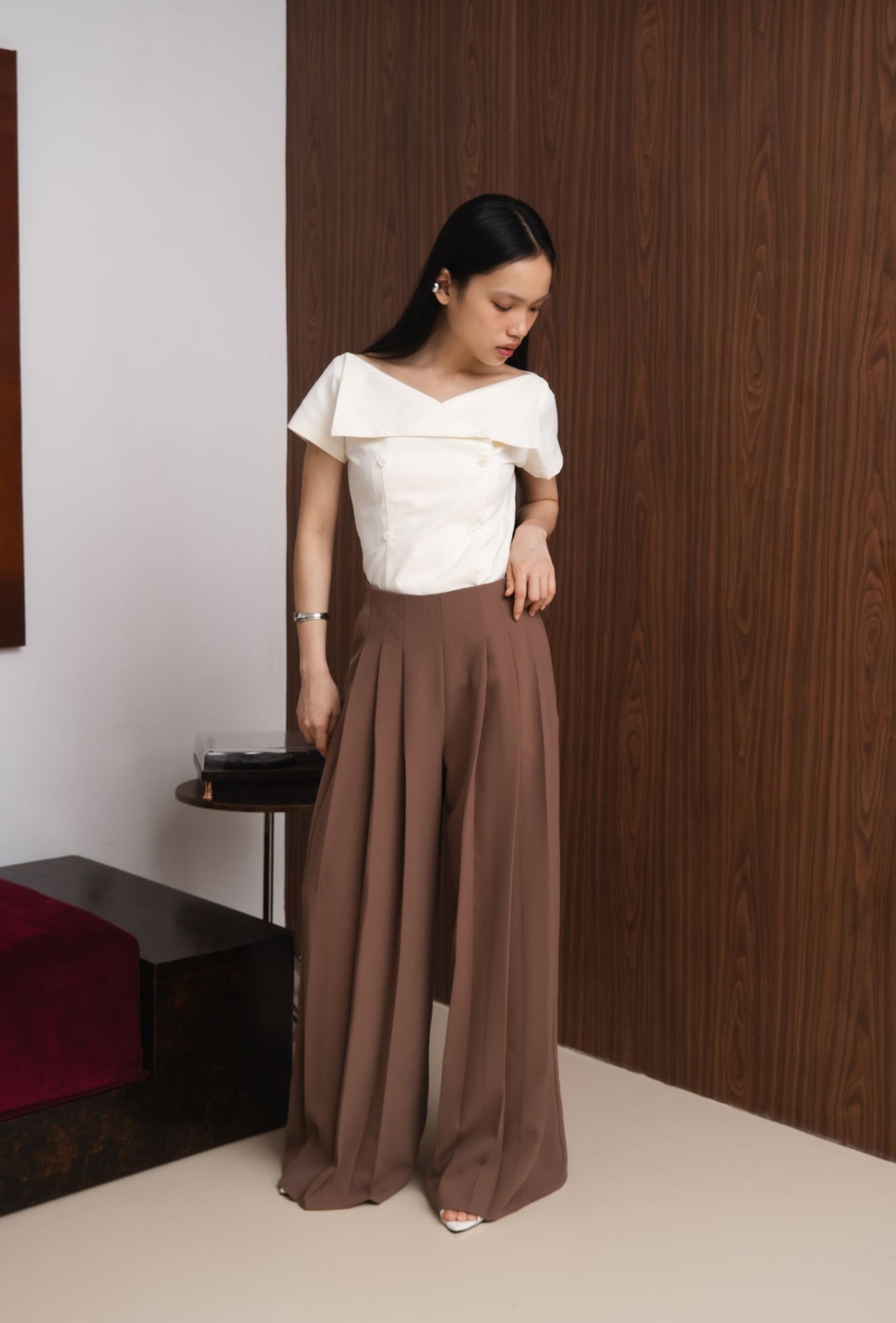 Zudith High Waisted Pleated Pants | Brown