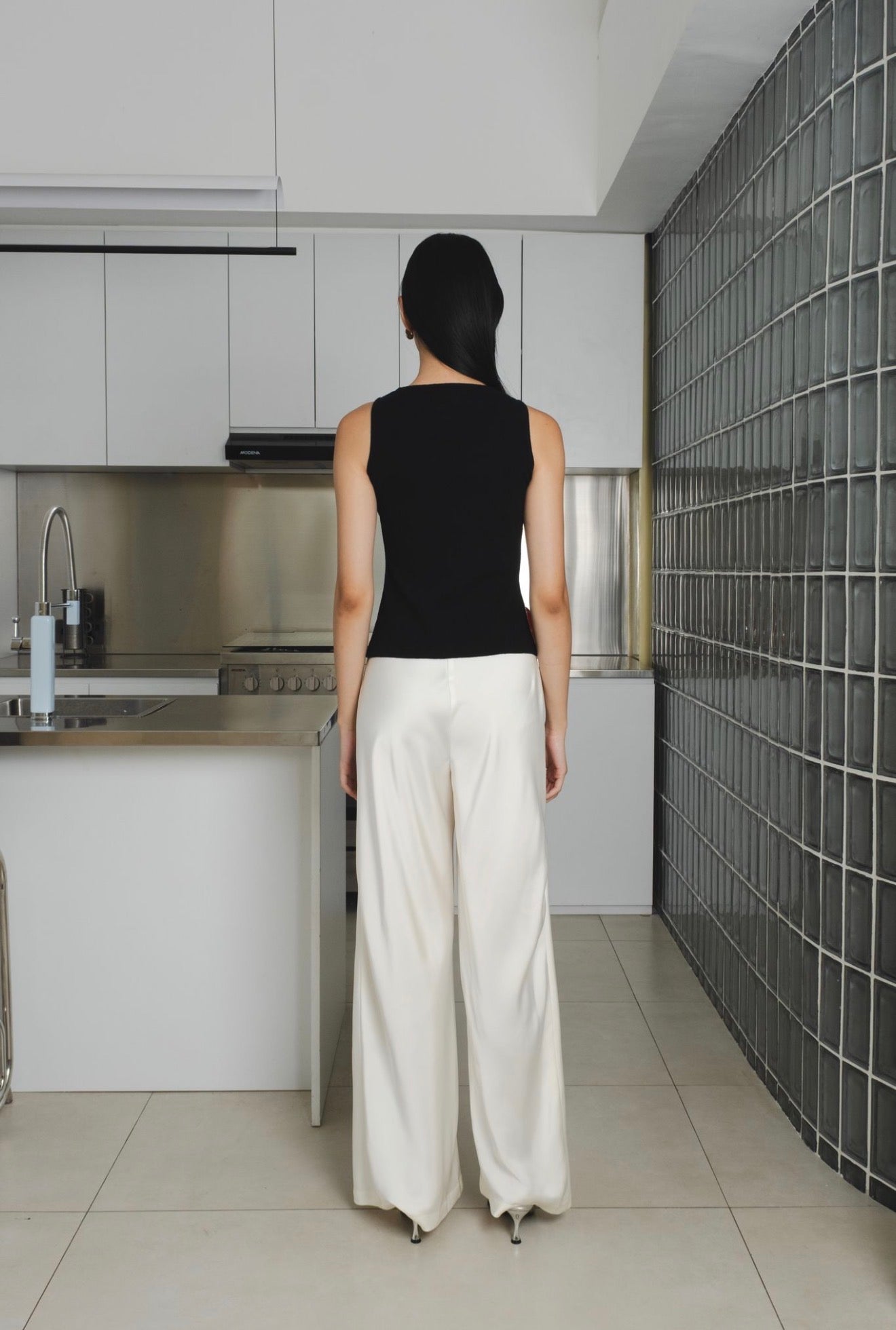 Ease Tanktop | Black Beads